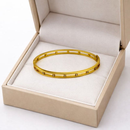 Minimal Crystal Gold Kada