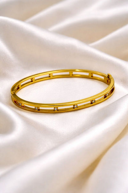 Minimal Crystal Gold Kada